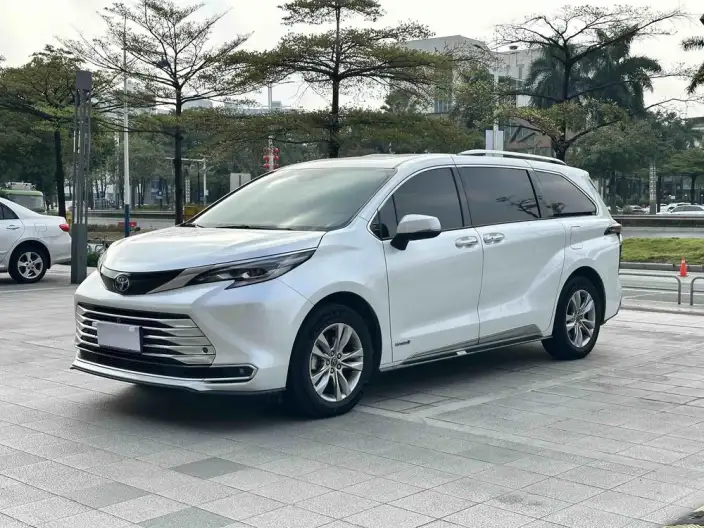 Toyota Sienna 2021 Model 2.5L Hybrid Platinum edition