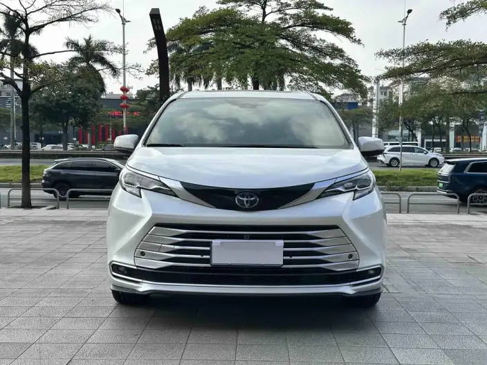 Toyota Sienna 2021 Model 2.5L Hybrid Platinum edition