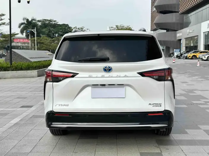 Toyota Sienna 2021 Model 2.5L Hybrid Platinum edition