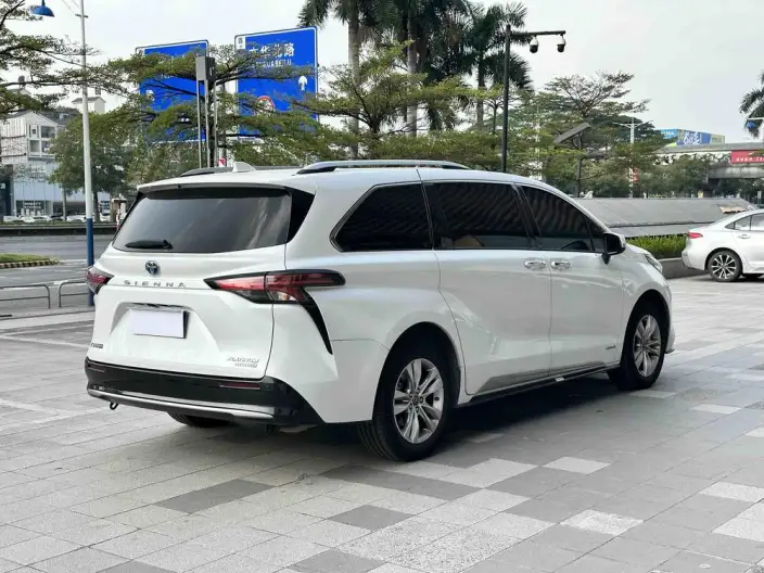Toyota Sienna 2021 Model 2.5L Hybrid Platinum edition – фото 5