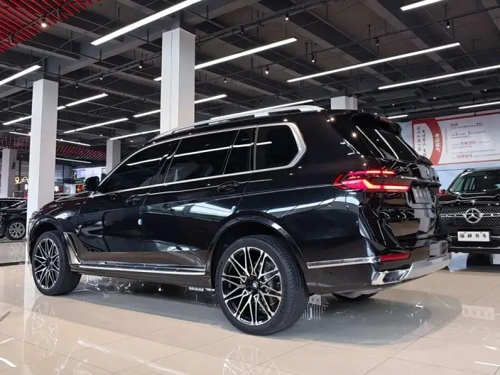 BMW X7 2026 Model xDrive40i Leading Model Luxury Set 7 seat – фото 5