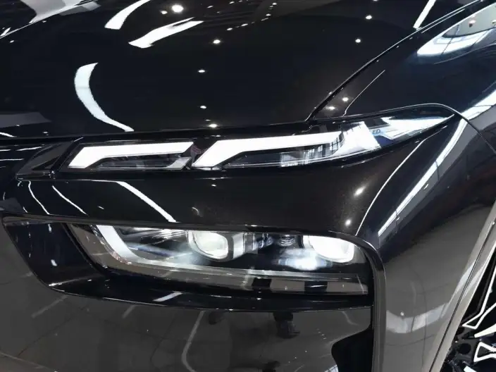 BMW X7 2026 Model xDrive40i Leading Model Luxury Set 7 seat – фото 8