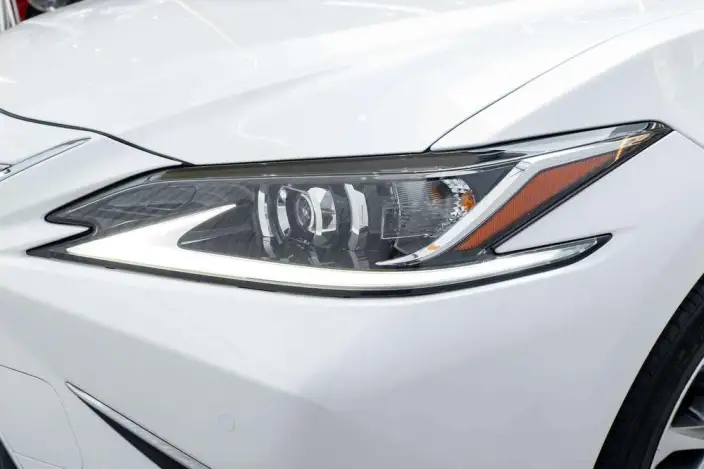 Lexus ES 2022 Model 200 Superior Edition – фото 9