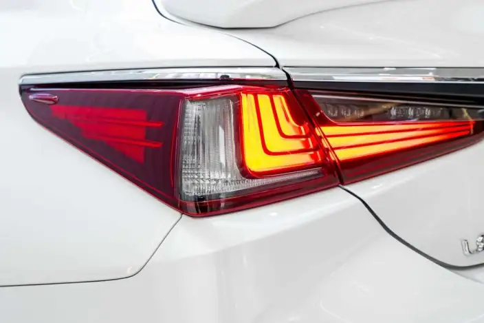 Lexus ES 2022 Model 200 Superior Edition – фото 10