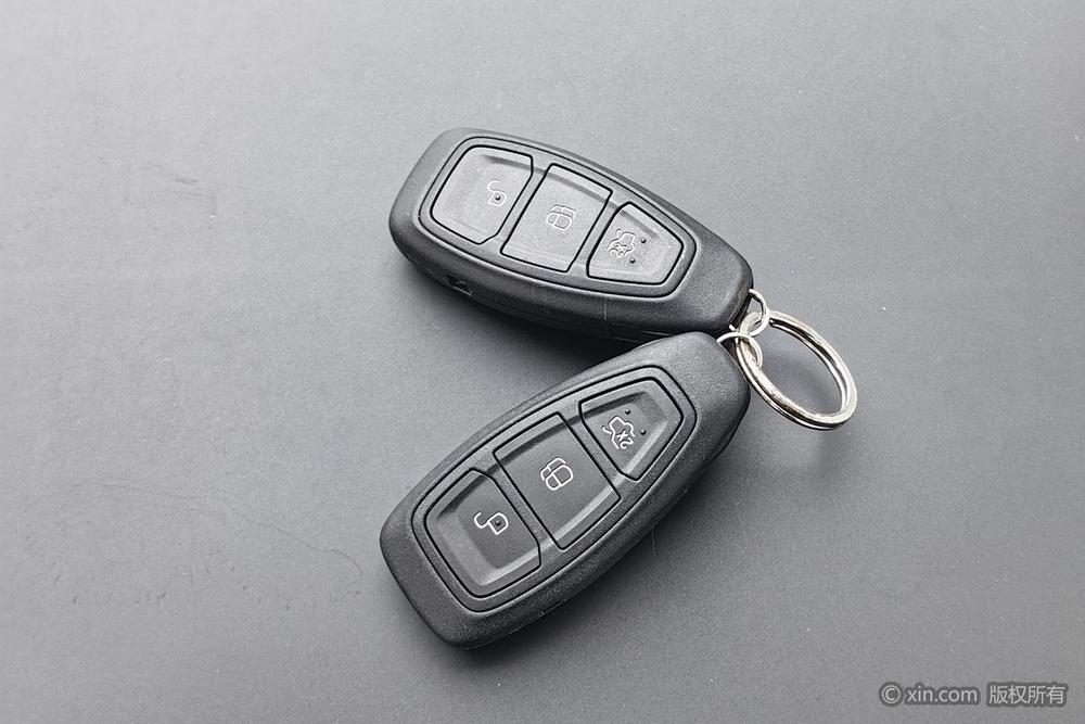 Ford Kuga 2015 1.5L GTDi 4WD Elite – фото 6