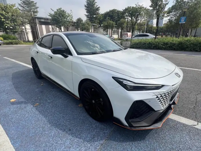 Changan UNI-V 2023 Model 1.5T Sports Edition – фото 3