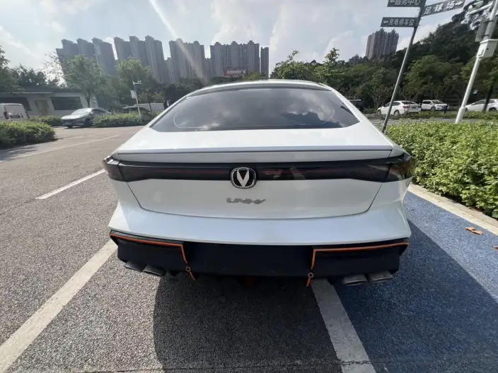 Changan UNI-V 2023 Model 1.5T Sports Edition – фото 5