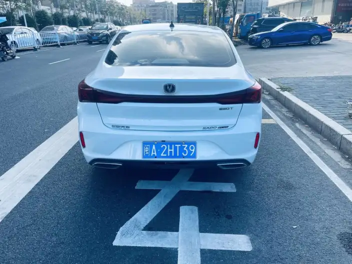Changan Eado 2022 Model PLUS Blue whale NE 1.4T GDI DCT Noble Model – фото 4