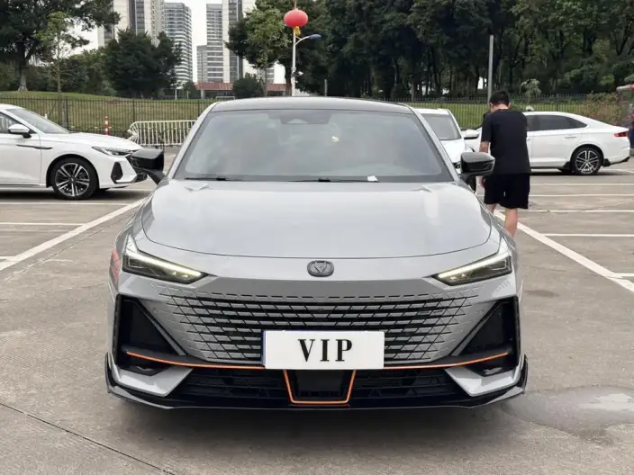 Changan UNI-V 2023 Model 1.5T Sports Edition – фото 2