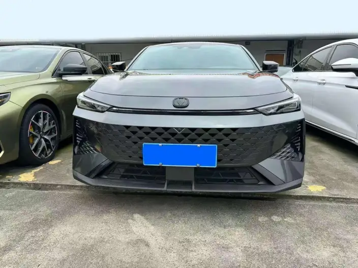Changan UNI-V 2024 Model 1.5T Exclusive Model – фото 2