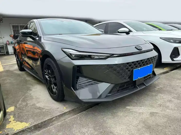 Changan UNI-V 2024 Model 1.5T Exclusive Model – фото 3