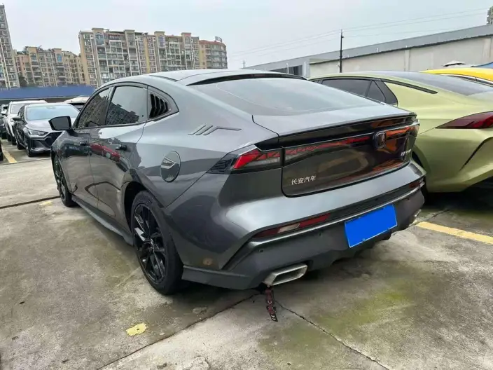 Changan UNI-V 2024 Model 1.5T Exclusive Model – фото 4