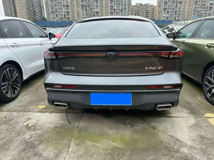 Changan UNI-V 2024 Model 1.5T Exclusive Model – фото 5