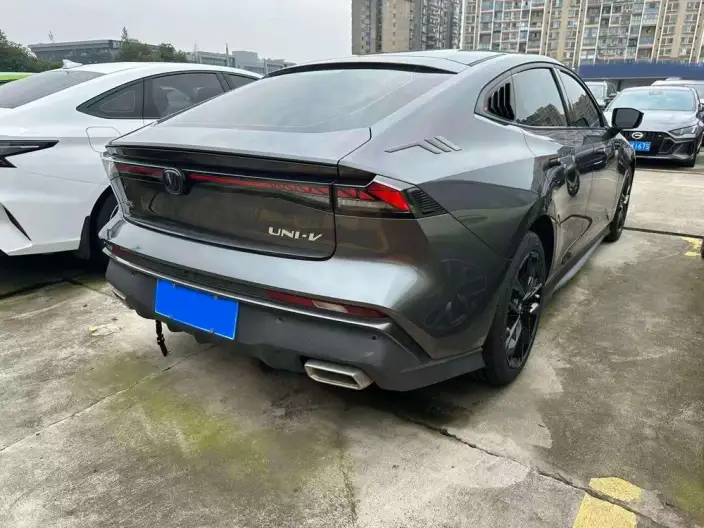 Changan UNI-V 2024 Model 1.5T Exclusive Model – фото 6