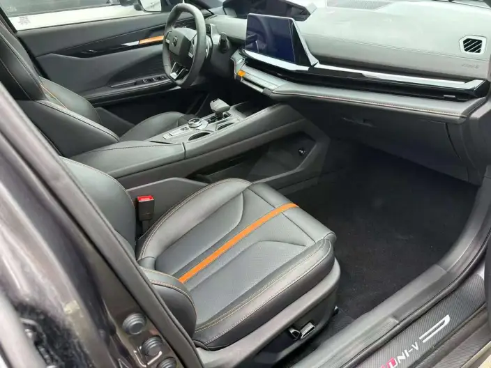 Changan UNI-V 2024 Model 1.5T Exclusive Model – фото 7