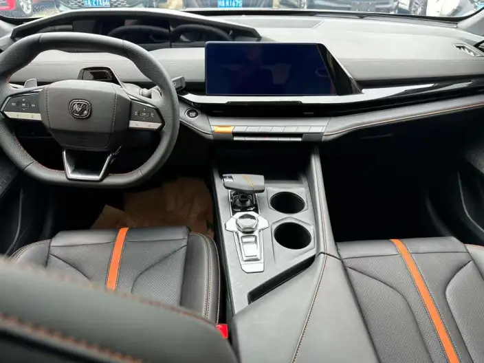 Changan UNI-V 2024 Model 1.5T Exclusive Model – фото 8