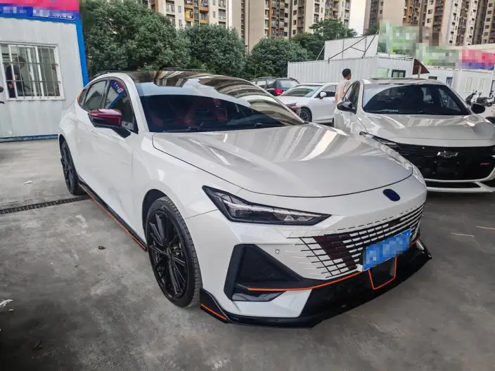 Changan UNI-V 2023 Model 1.5T Sports Edition – фото 2