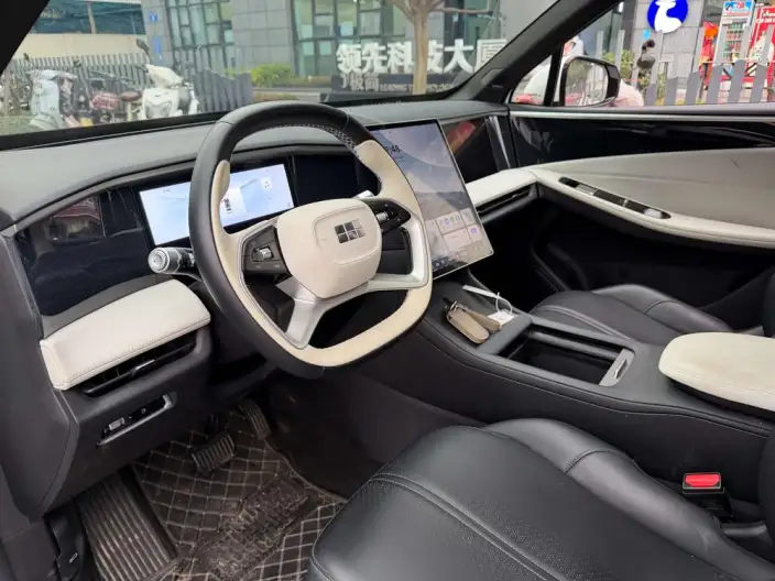 Geely Galaxy L7 2023 Model 1.5T DHT 115km PLUS – фото 9