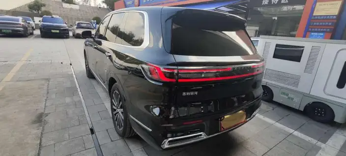 Geely M9 2025 Model 210km 4WD Pilot Edition – фото 4