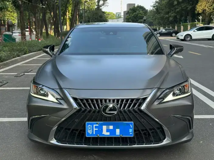 Lexus ES 2022 Model 300h Superior Edition – фото 2