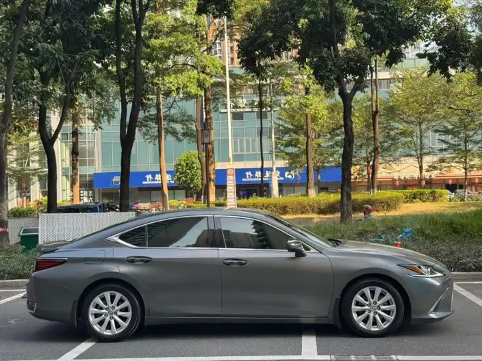 Lexus ES 2022 Model 300h Superior Edition – фото 5