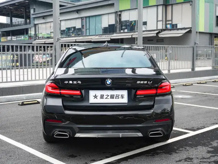 BMW 5 Series 2022 Model Facelift II 525Li M Sports Set – фото 4