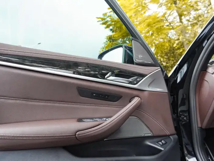 BMW 5 Series 2022 Model Facelift II 525Li M Sports Set – фото 8