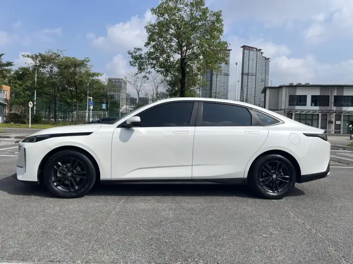 Changan Yida 2023 Model 1.5T GDI Automatic Noble Model – фото 4