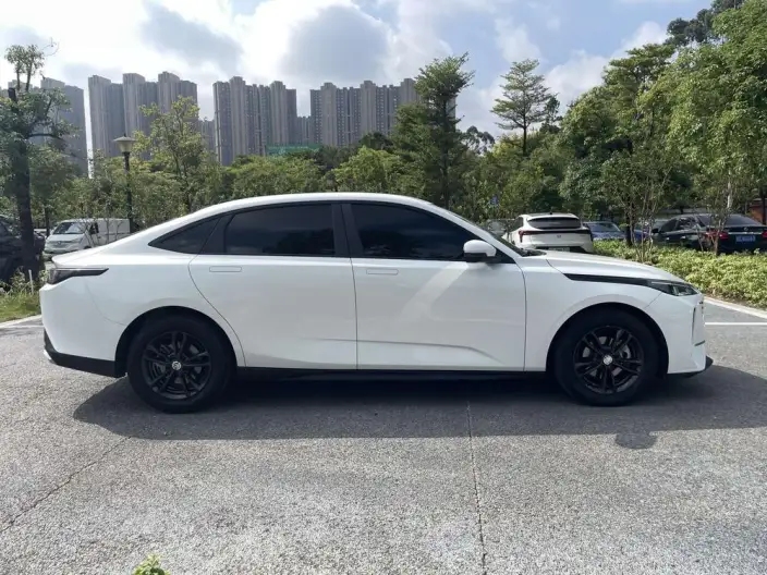 Changan Yida 2023 Model 1.5T GDI Automatic Noble Model – фото 5