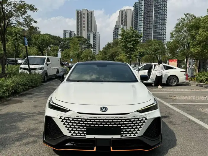 Changan UNI-V 2022 Model 1.5T Sports Edition – фото 2