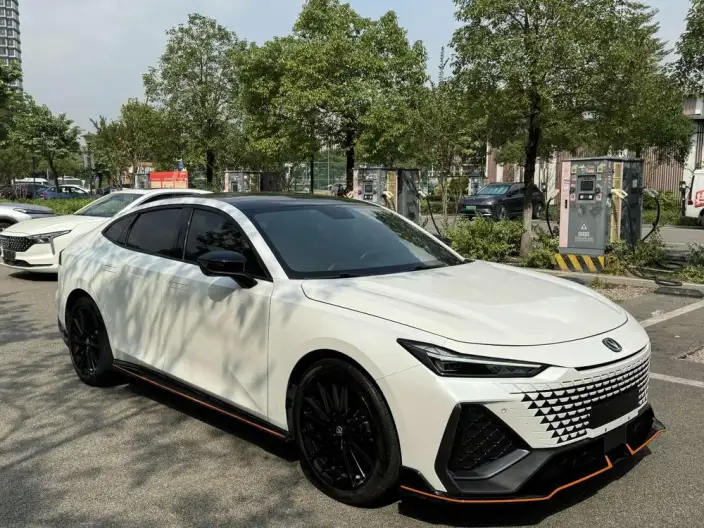Changan UNI-V 2022 Model 1.5T Sports Edition – фото 3