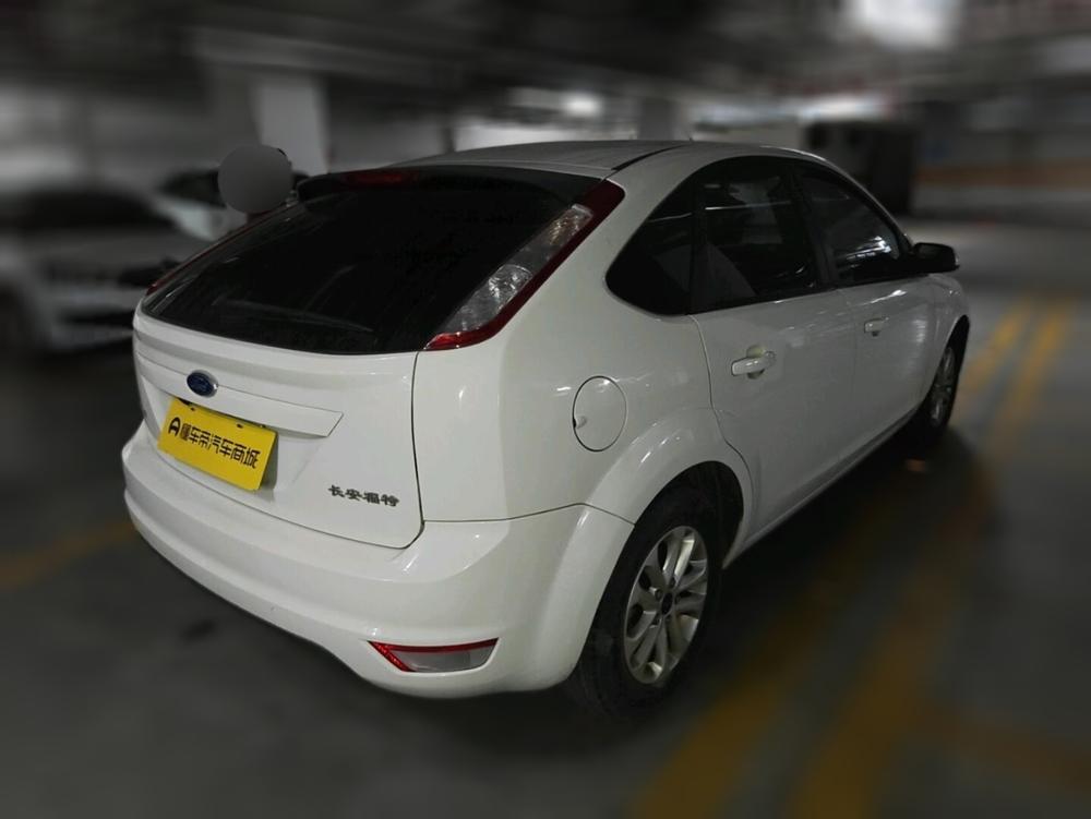 Ford Focus 2013 модификация лян кузов Classic 1.8L Manual Basic