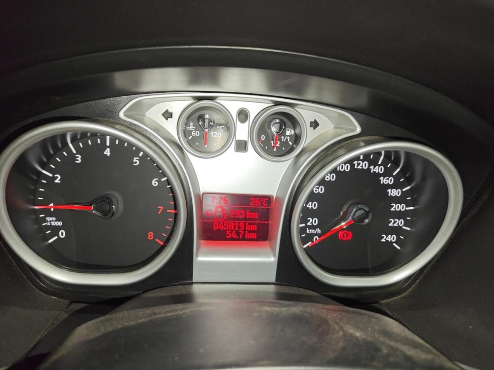 Ford Focus 2013 модификация лян кузов Classic 1.8L Manual Basic – фото 6