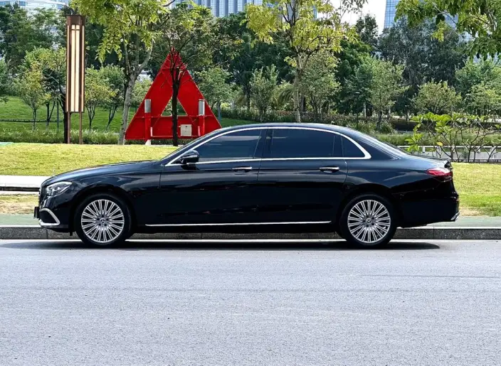 Mercedes-Benz E-Class 2022 Model E 300 L Luxury Model sedan – фото 4