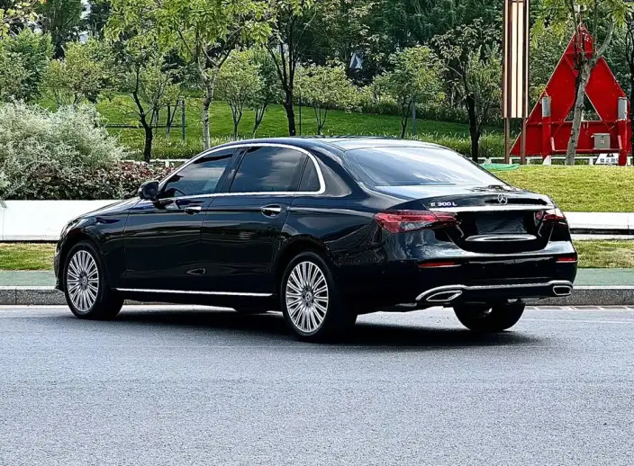 Mercedes-Benz E-Class 2022 Model E 300 L Luxury Model sedan – фото 5