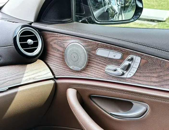 Mercedes-Benz E-Class 2022 Model E 300 L Luxury Model sedan – фото 9