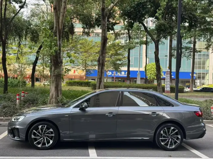 Audi A4 L 2023 Model 40 TFSI Luxury Dynamic Model – фото 3