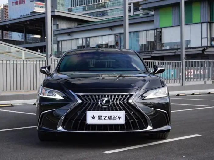 Lexus ES 2022 Model 300h Superior Edition