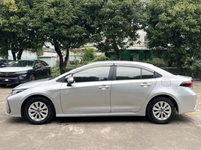 Toyota Corolla 2023 Model Intelligent Hybrid 1.8L E-CVT Pioneer Edition – фото 3