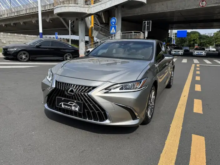 Lexus ES 2024 Model 200 Premium