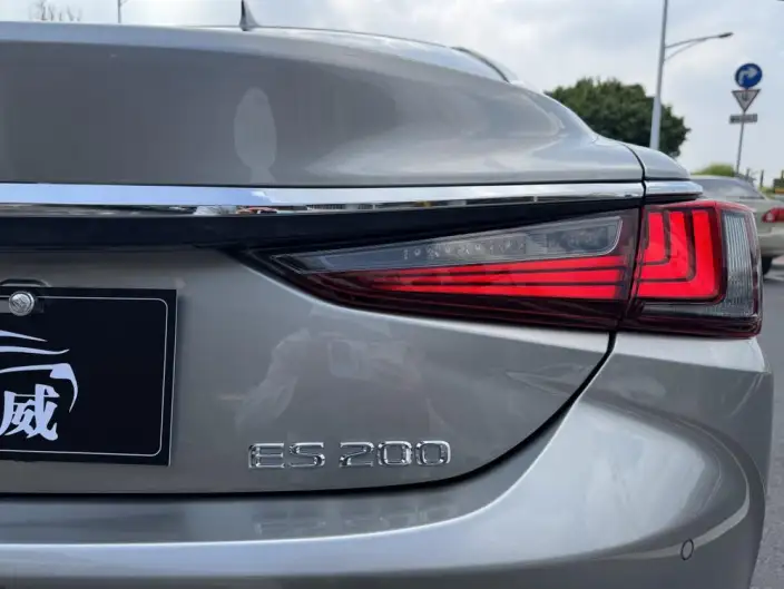 Lexus ES 2024 Model 200 Premium – фото 8