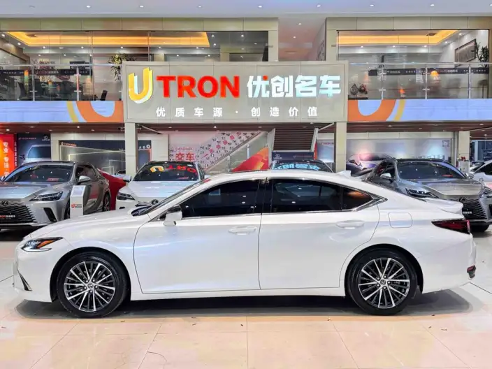 Lexus ES 2022 Model 300h Premium