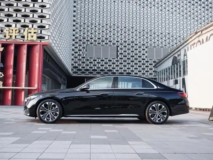 Mercedes-Benz E-Class 2025 Model E 300 L Luxury Model sedan – фото 3