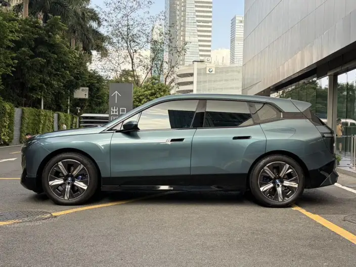 BMW iX 2023 Model xDrive40 – фото 3