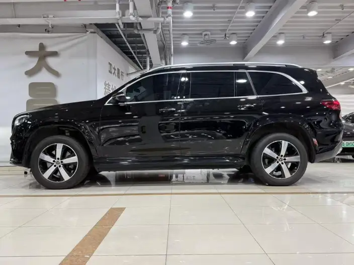 Mercedes-Benz GLS 2025 Model GLS 450 4MATIC Dynamic Model – фото 4