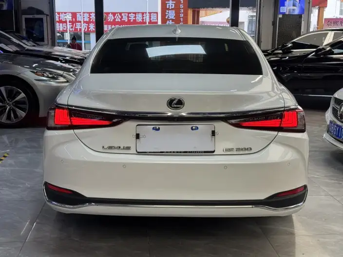 Lexus ES 2022 Model 200 Superior Edition – фото 5