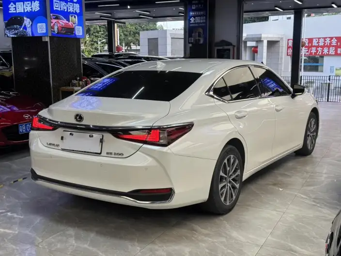 Lexus ES 2022 Model 200 Superior Edition – фото 6