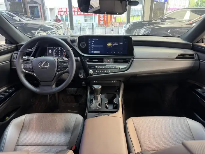 Lexus ES 2022 Model 200 Superior Edition – фото 7