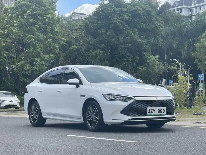 BYD Qin PLUS DM 2021 Model DM-i 120KM Noble Model – фото 3