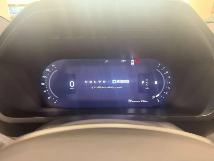 Volvo XC90 2026 Model B6 Smart Range Deluxe Edition 6 seat – фото 7